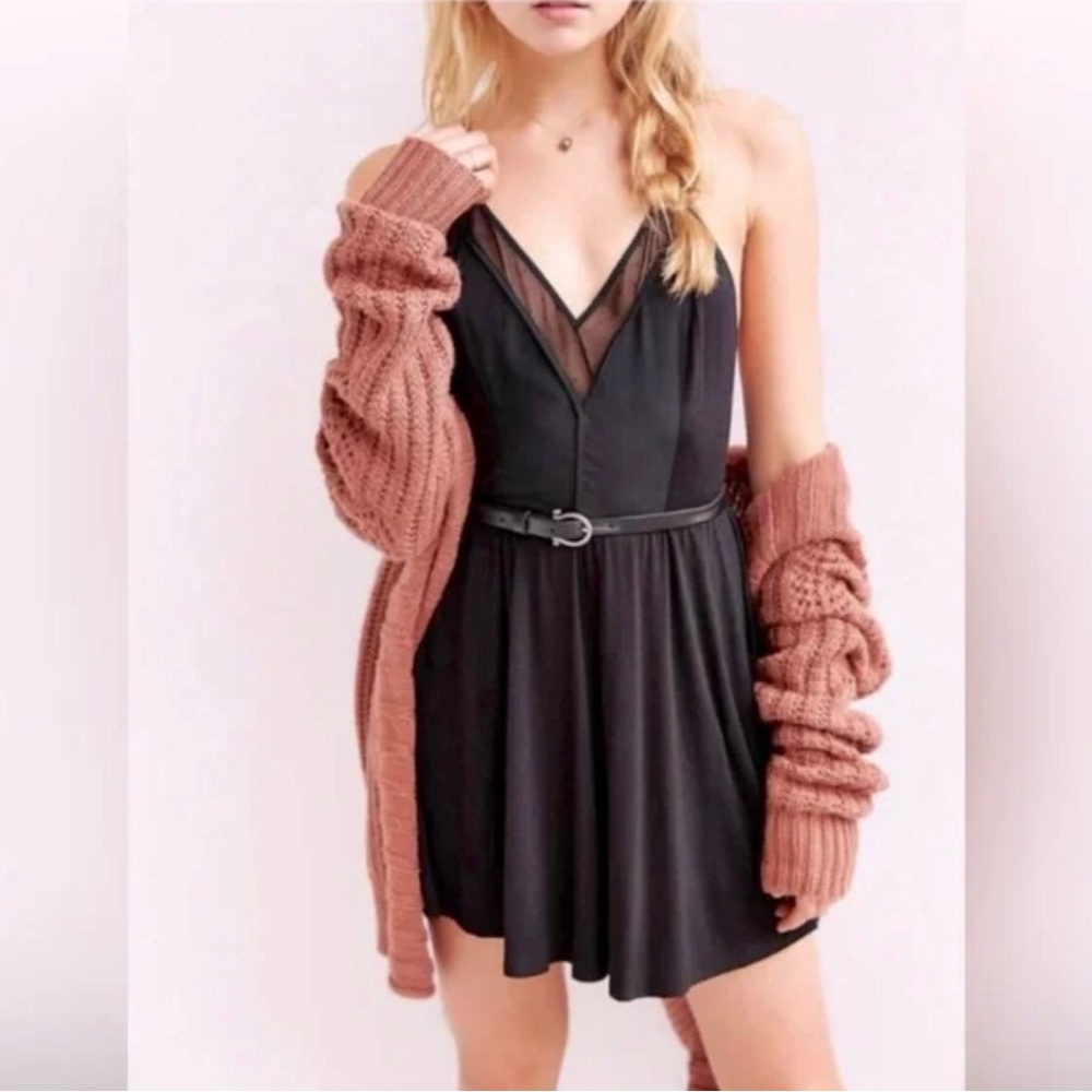 Plunging V-Neck Mesh Panel Mini Dress in Black by Cope UO - Size XS